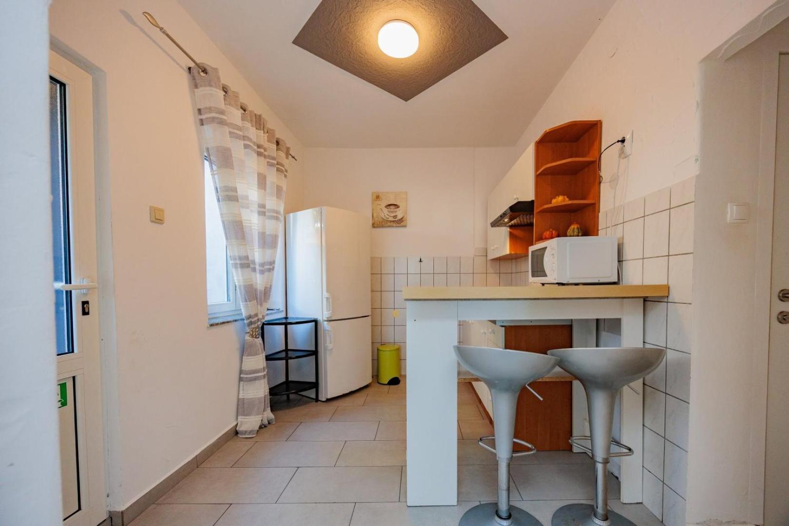 Crowonder Lucky Holiday House With Pool And Patio 30 Meters From The Beach Zadar Exterior photo