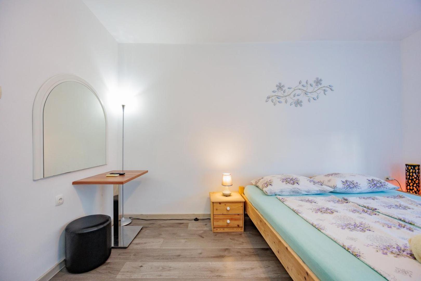Crowonder Lucky Holiday House With Pool And Patio 30 Meters From The Beach Zadar Exterior photo