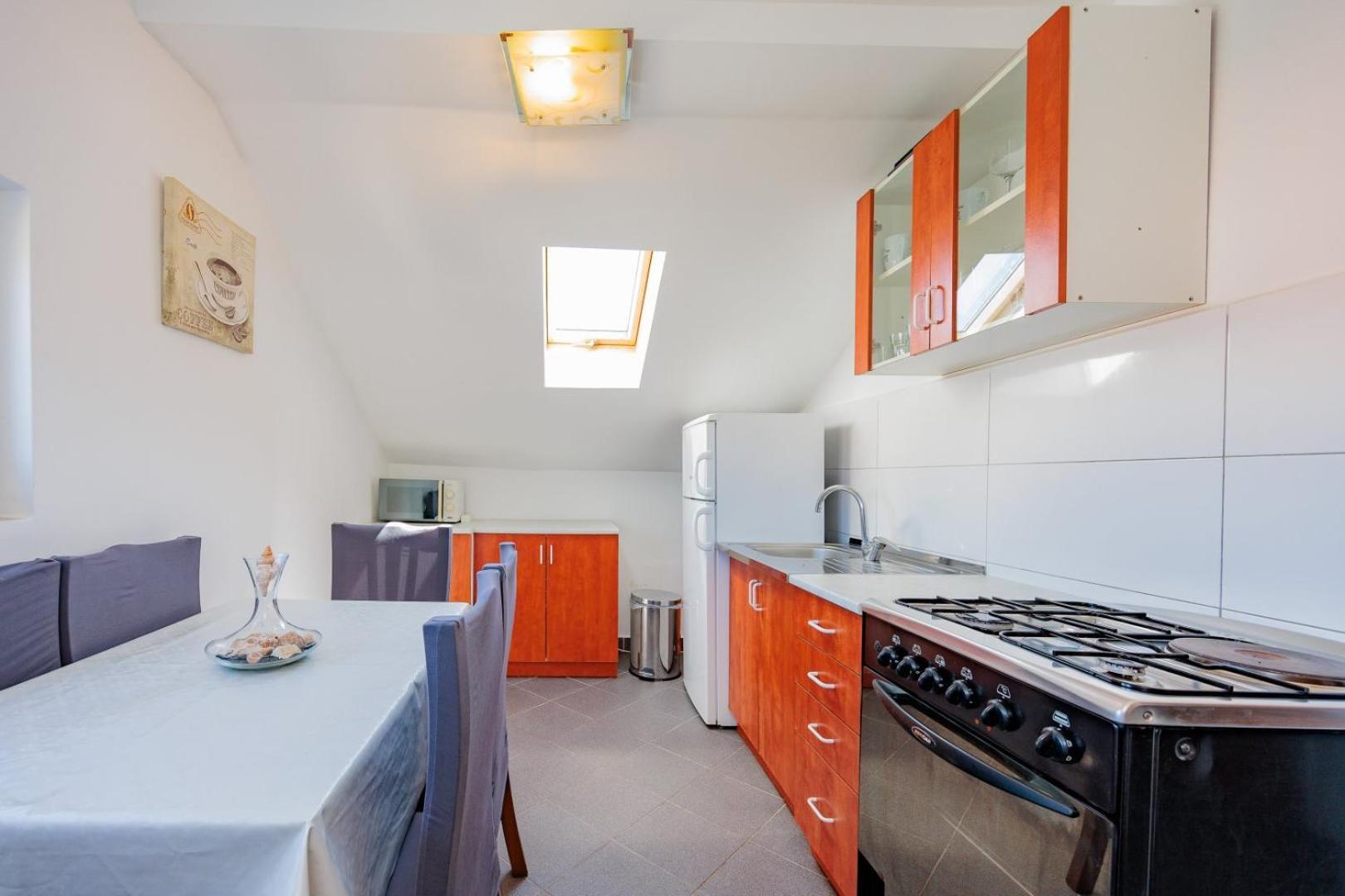 Crowonder Lucky Holiday House With Pool And Patio 30 Meters From The Beach Zadar Exterior photo
