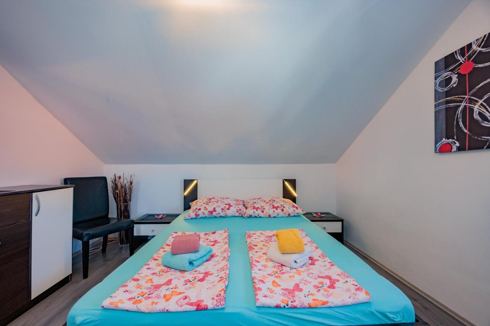 Crowonder Lucky Holiday House With Pool And Patio 30 Meters From The Beach Zadar Exterior photo
